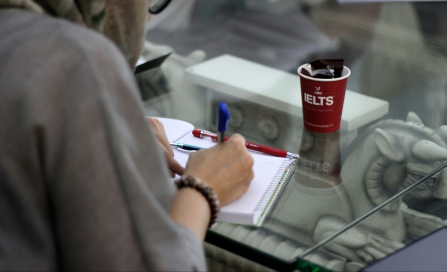 Cara Lolos IELTS dengan Skor 7.0+ di 2026: Strategi Belajar Cepat untuk Studi dan Kerja Internasional