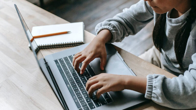 Tips Praktis Mempersiapkan IELTS Writing dan Speaking untuk Skor Tinggi