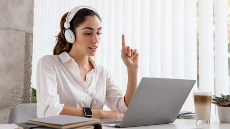 Strategi IELTS Listening 2026: Cara Cepat Meningkatkan Skor Band 7+ untuk Pemula